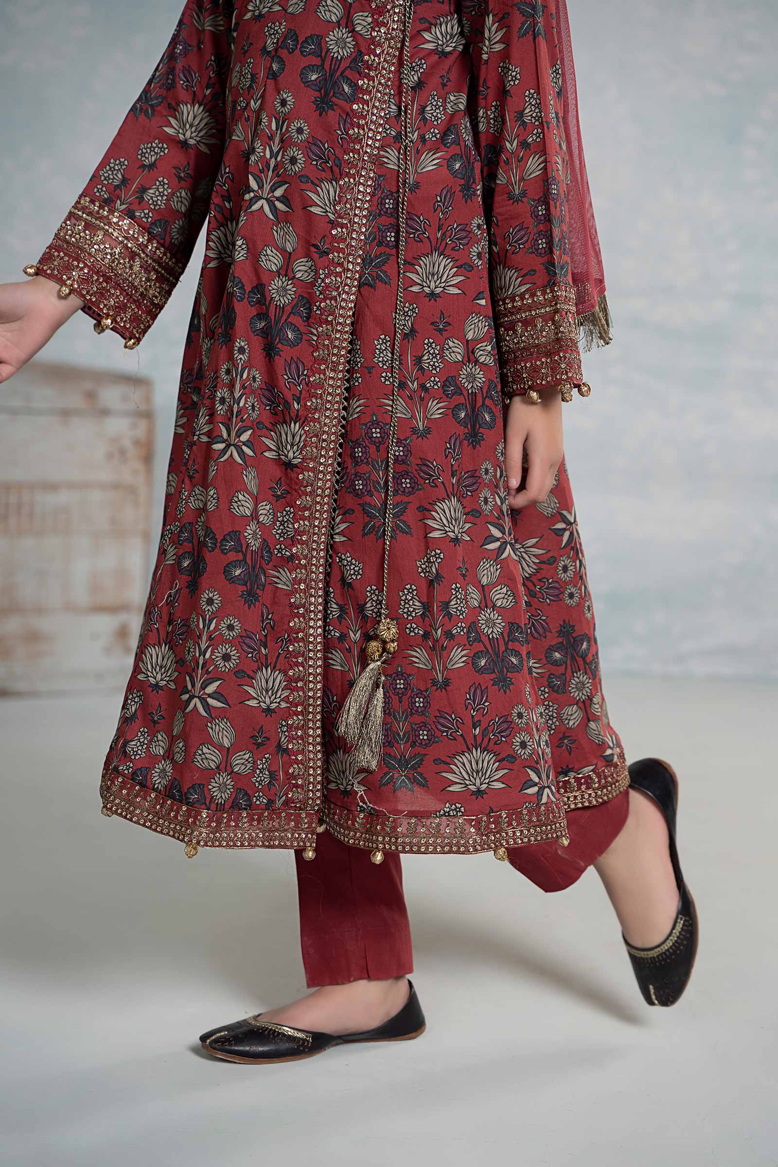3 Piece Embroidered Lawn Suit - Image 7