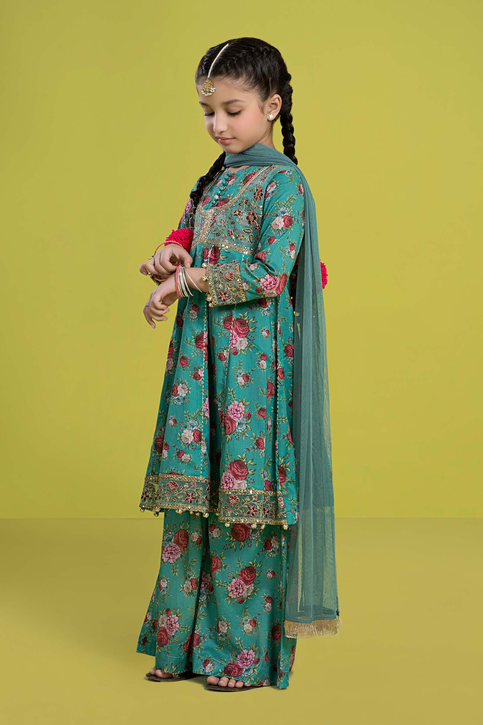 3 Piece Embroidered Lawn Suit - Image 4