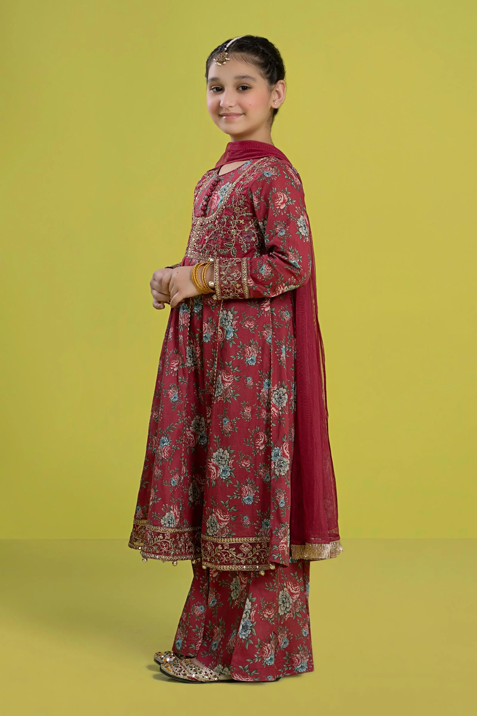 3 Piece Embroidered Lawn Suit - Image 6