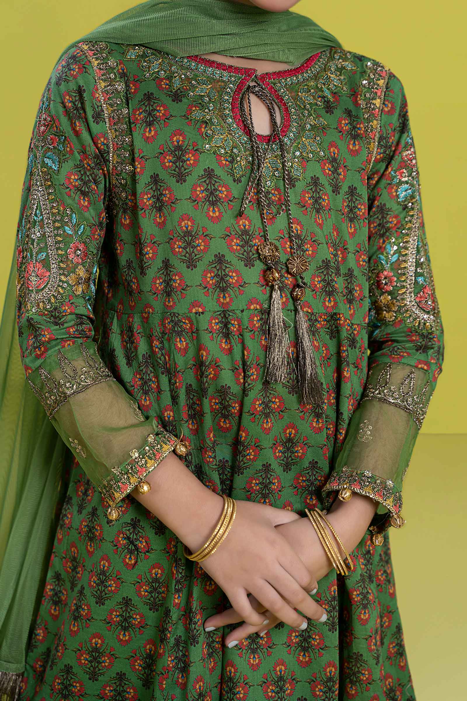 3 Piece Embroidered Lawn Suit - Image 3