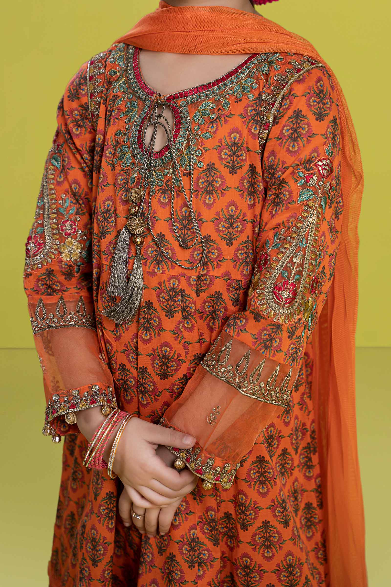 3 Piece Embroidered Lawn Suit - Image 4