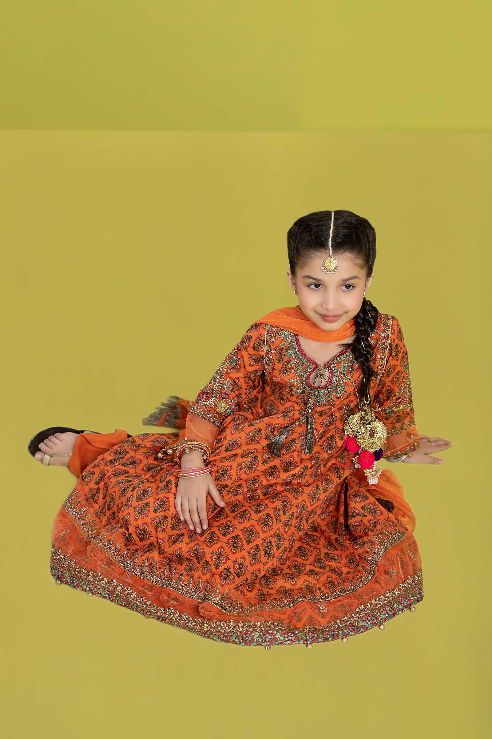3 Piece Embroidered Lawn Suit - Image 6