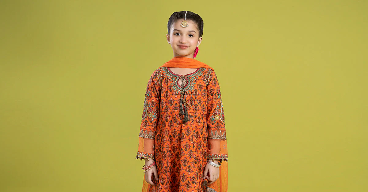3 Piece Embroidered Lawn Suit - Image 9