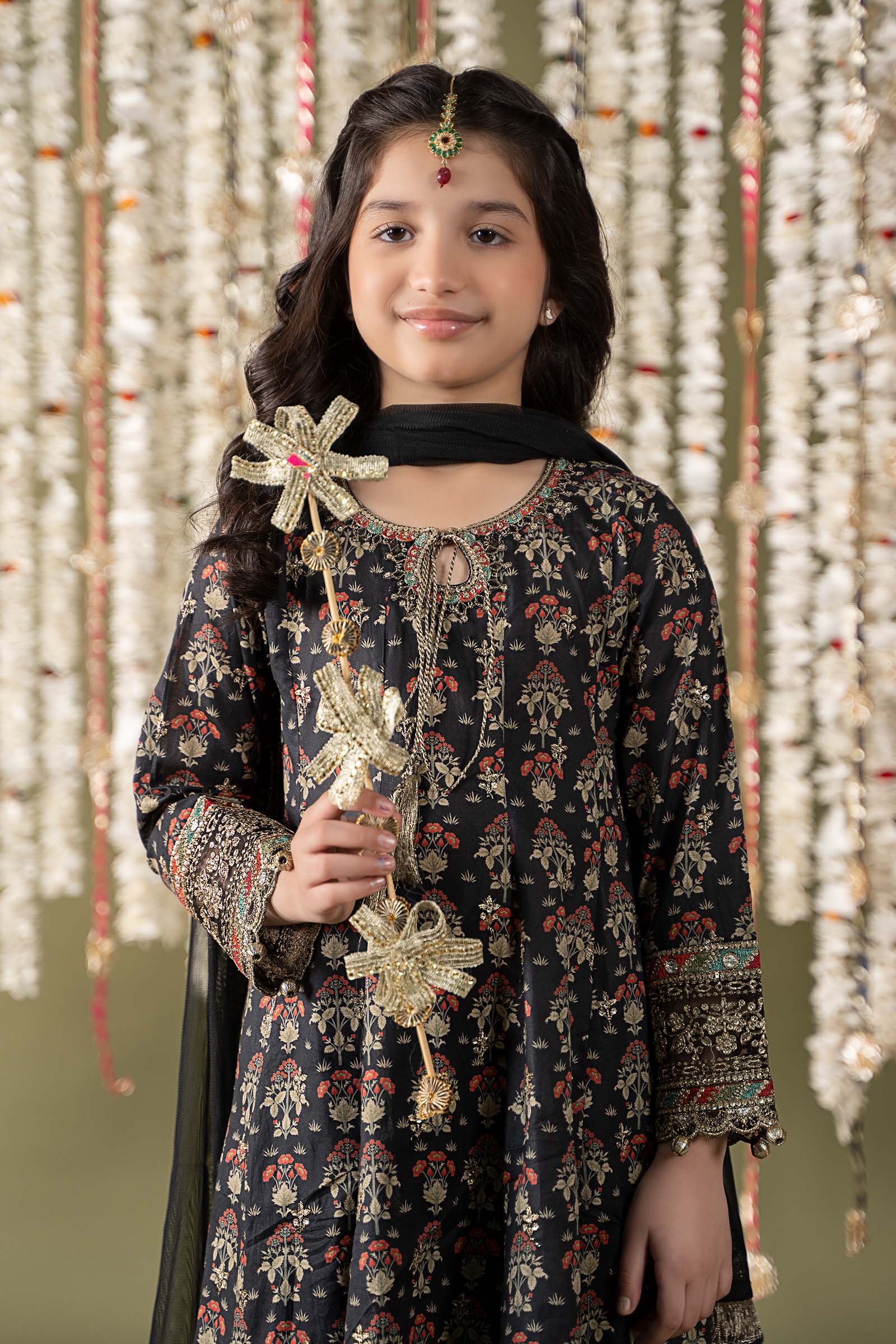 3 Piece Embroidered Lawn Suit - Image 3