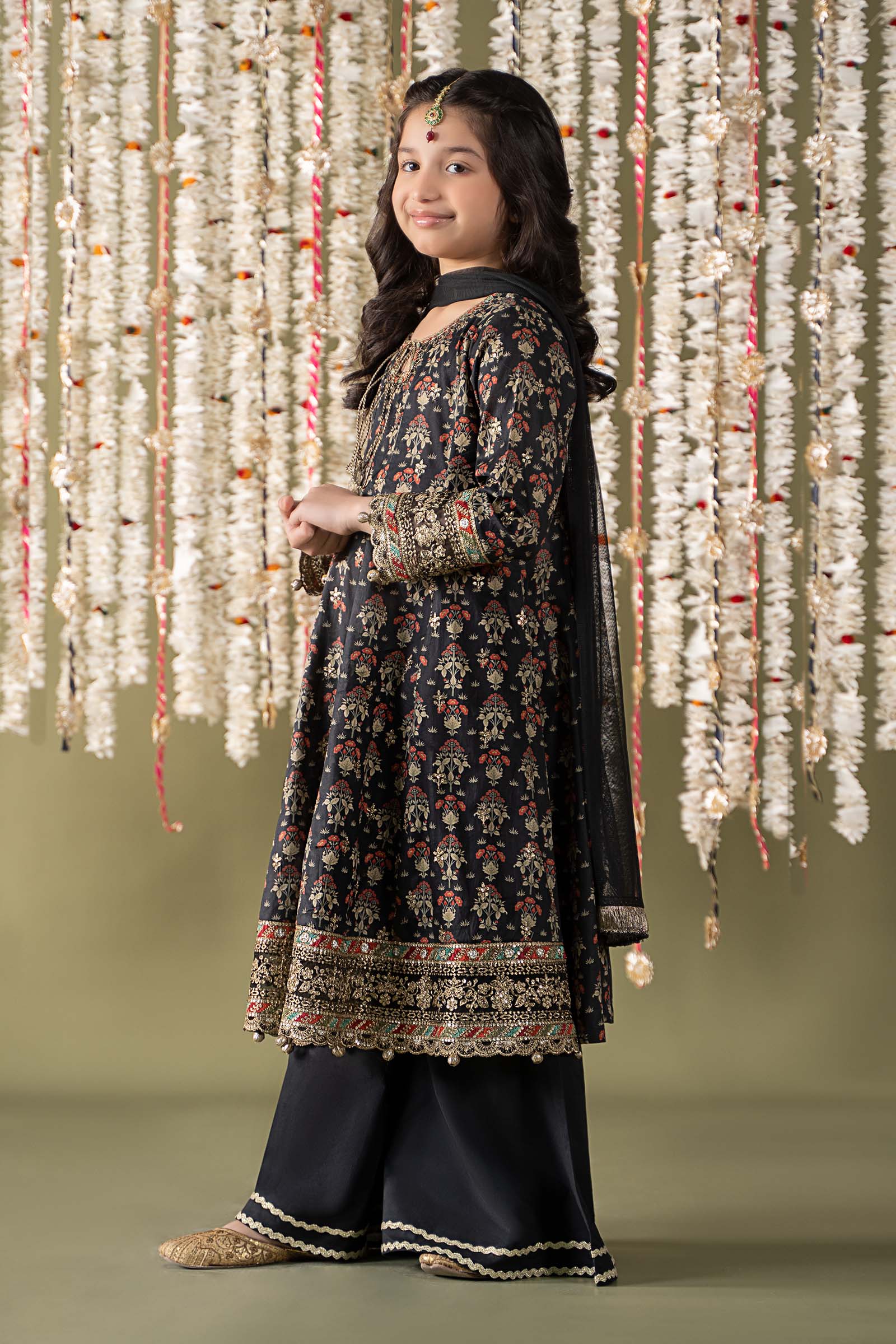3 Piece Embroidered Lawn Suit - Image 4