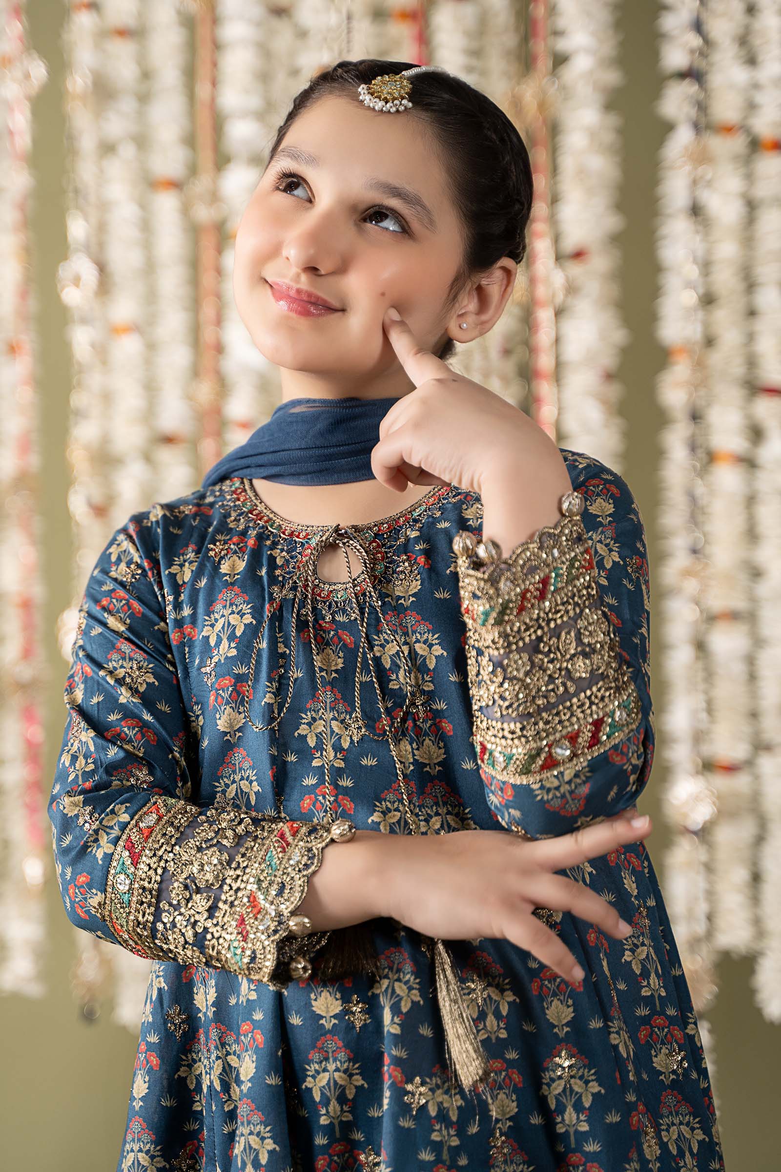 3 Piece Embroidered Lawn Suit - Image 2