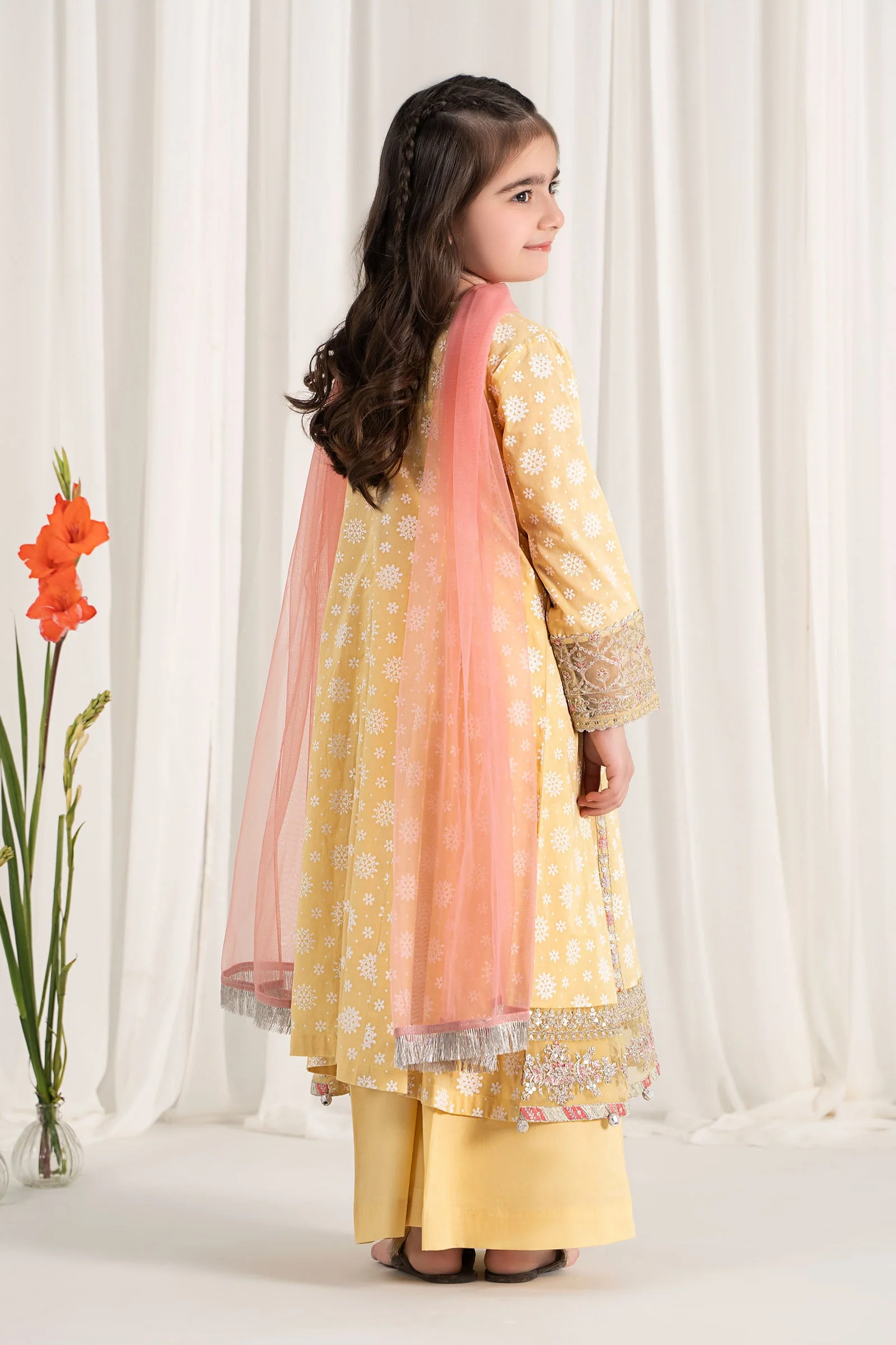 3 Piece Embroidered Lawn Suit - Image 9