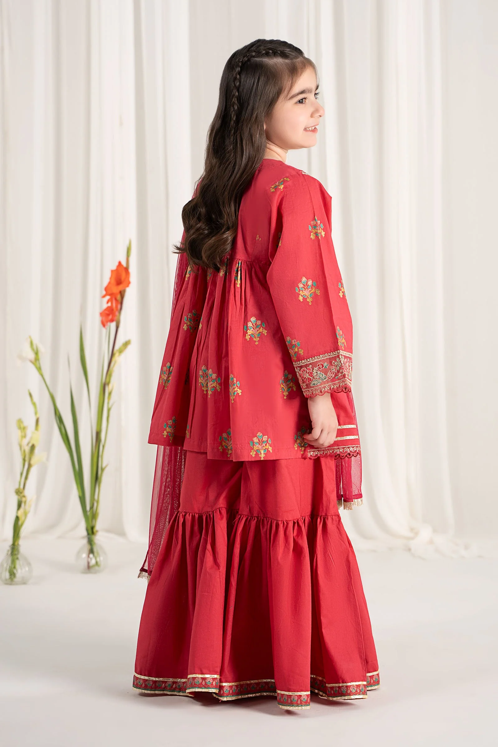 3 Piece Embroidered Lawn Suit - Image 8