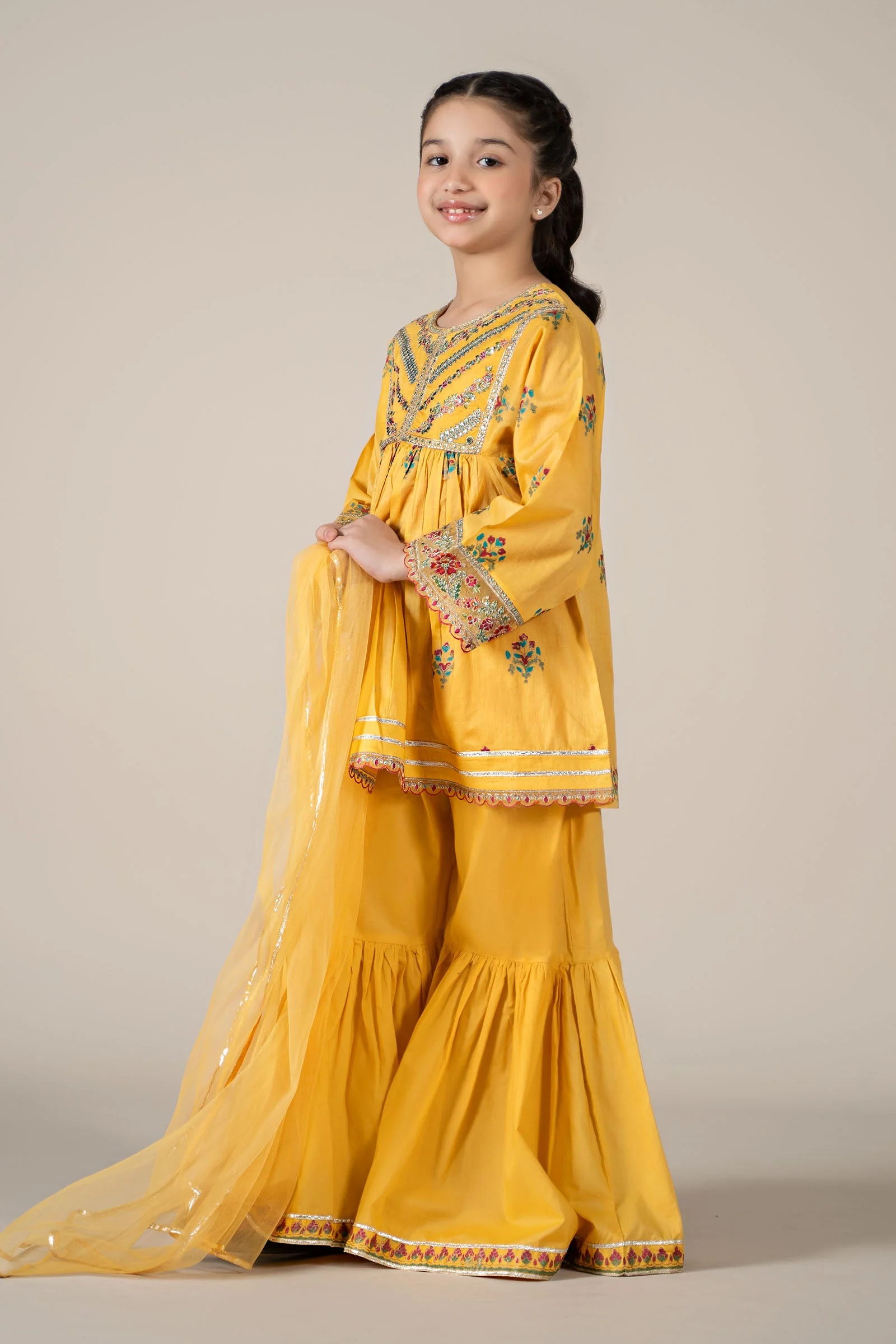 3 Piece Embroidered Lawn Suit - Image 3