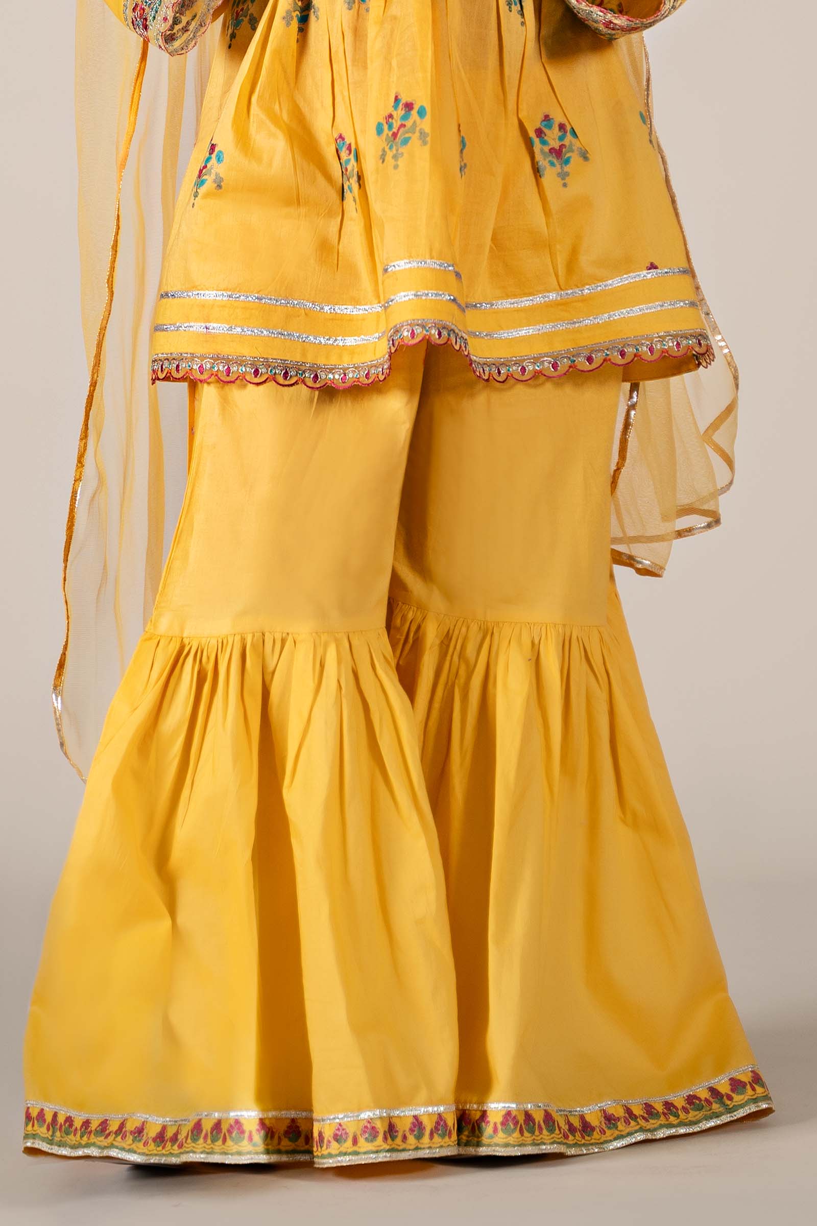 3 Piece Embroidered Lawn Suit - Image 4