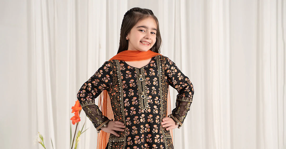 3 Piece Embroidered Lawn Suit - Image 6
