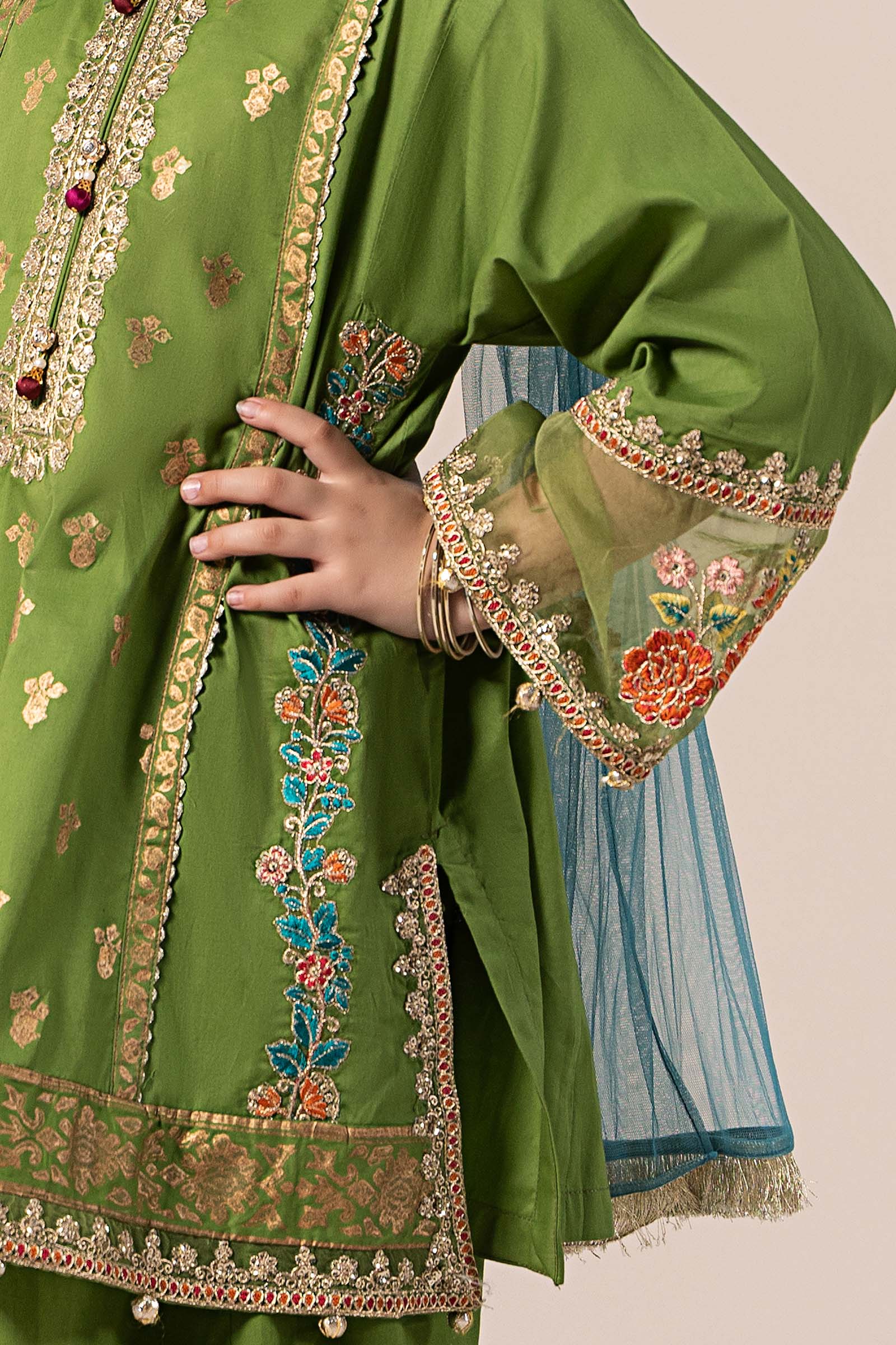 3 Piece Embroidered Lawn Suit - Image 6