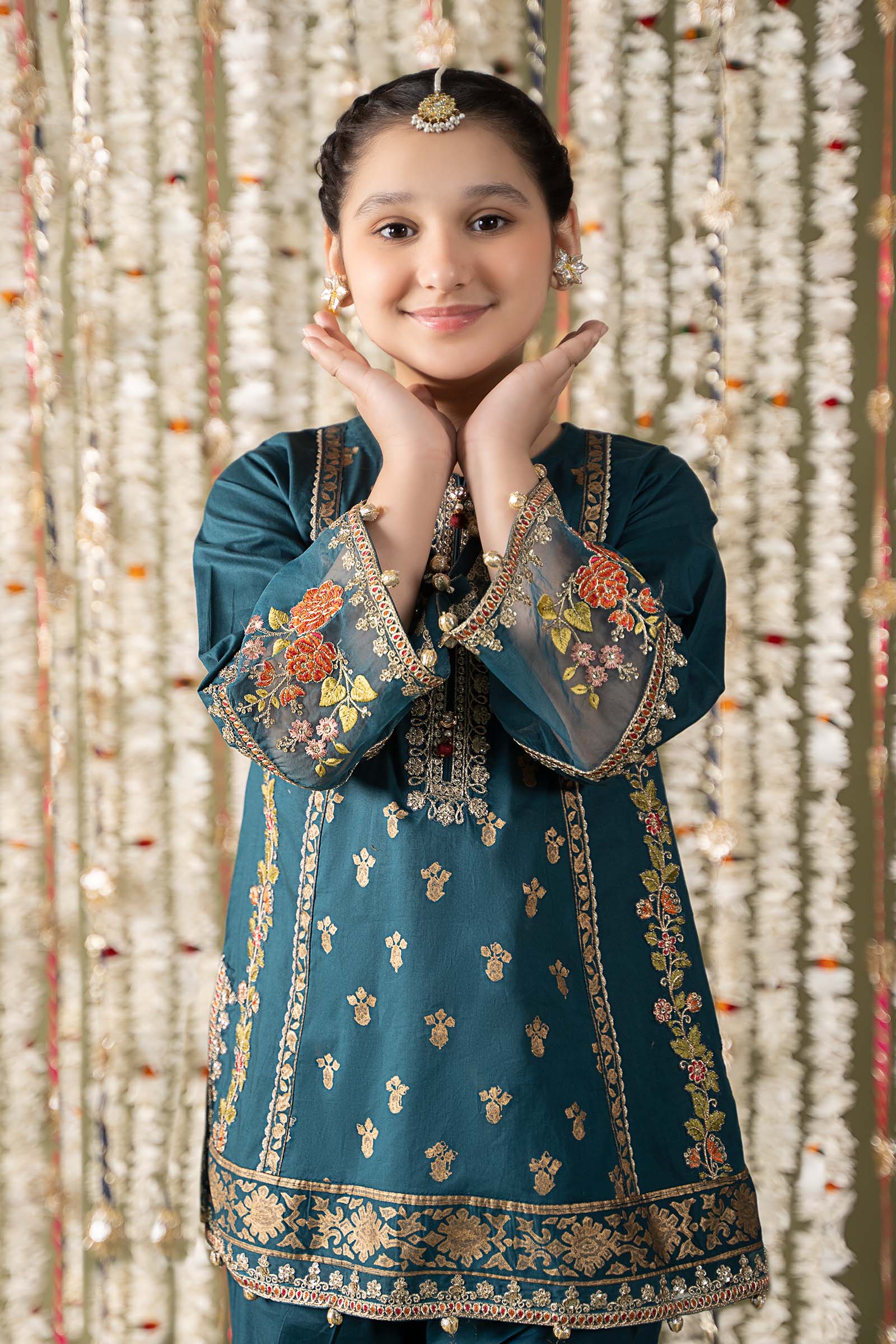 3 Piece Embroidered Lawn Suit - Image 3