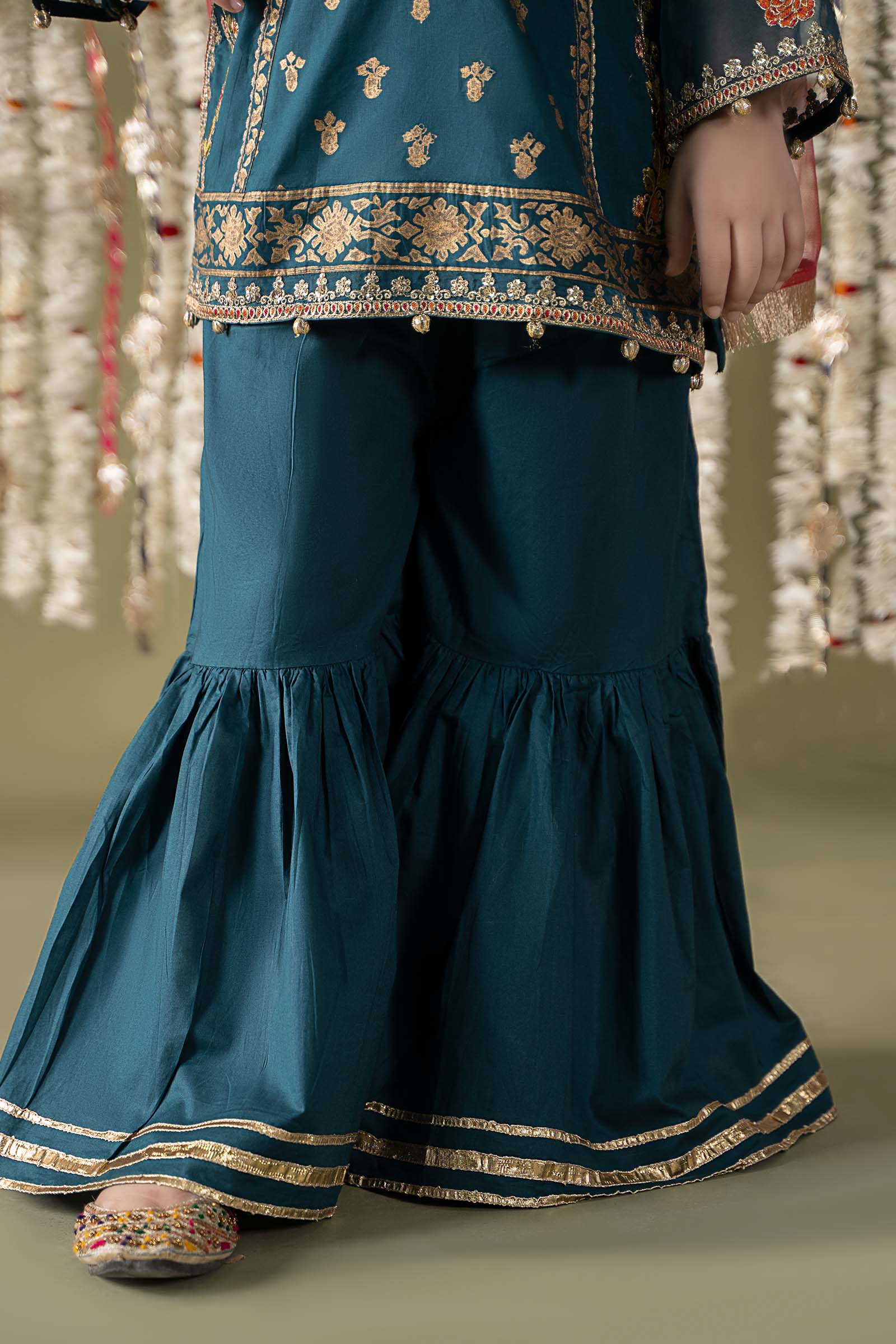 3 Piece Embroidered Lawn Suit - Image 5