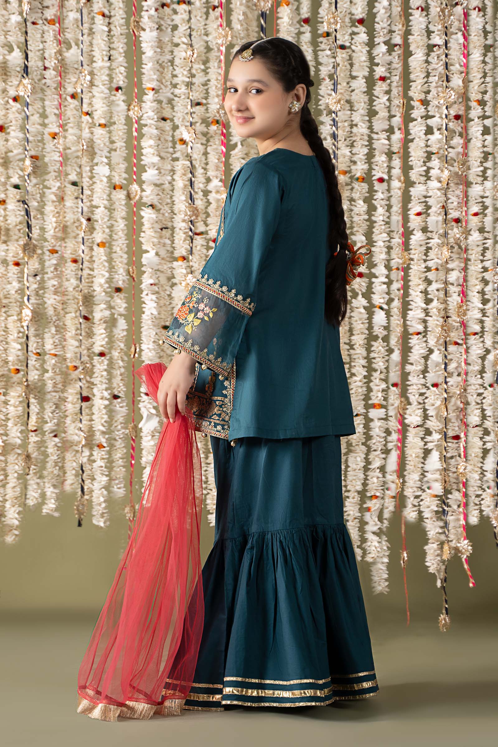 3 Piece Embroidered Lawn Suit - Image 9