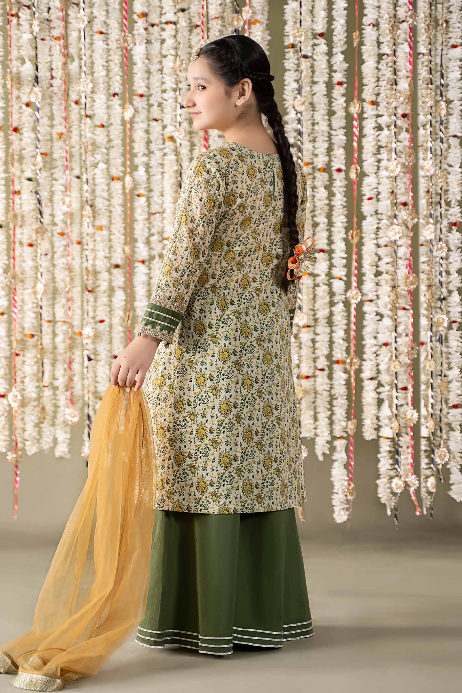 3 Piece Embroidered Lawn Suit - Image 6