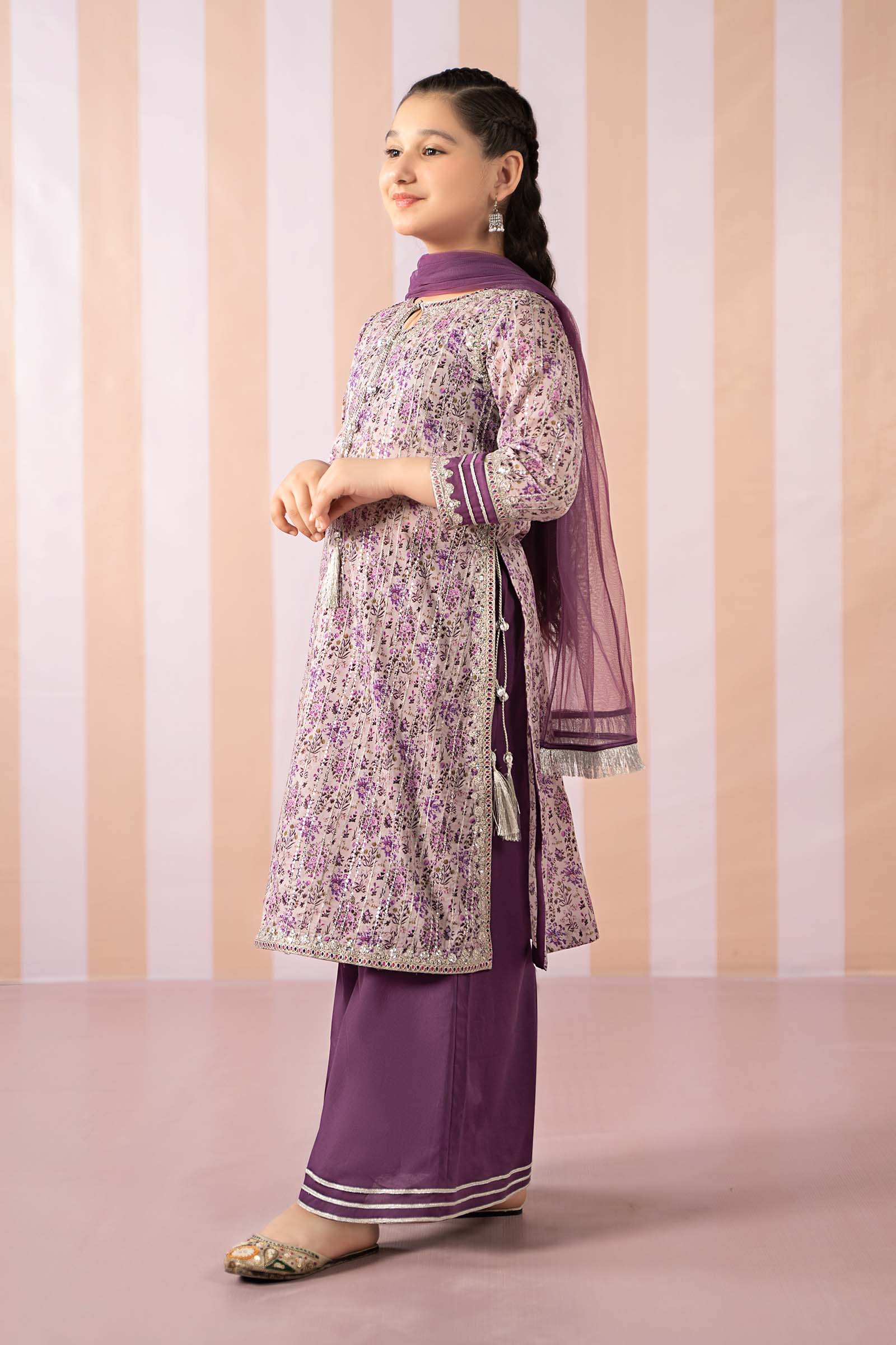 3 Piece Embroidered Lawn Suit - Image 3