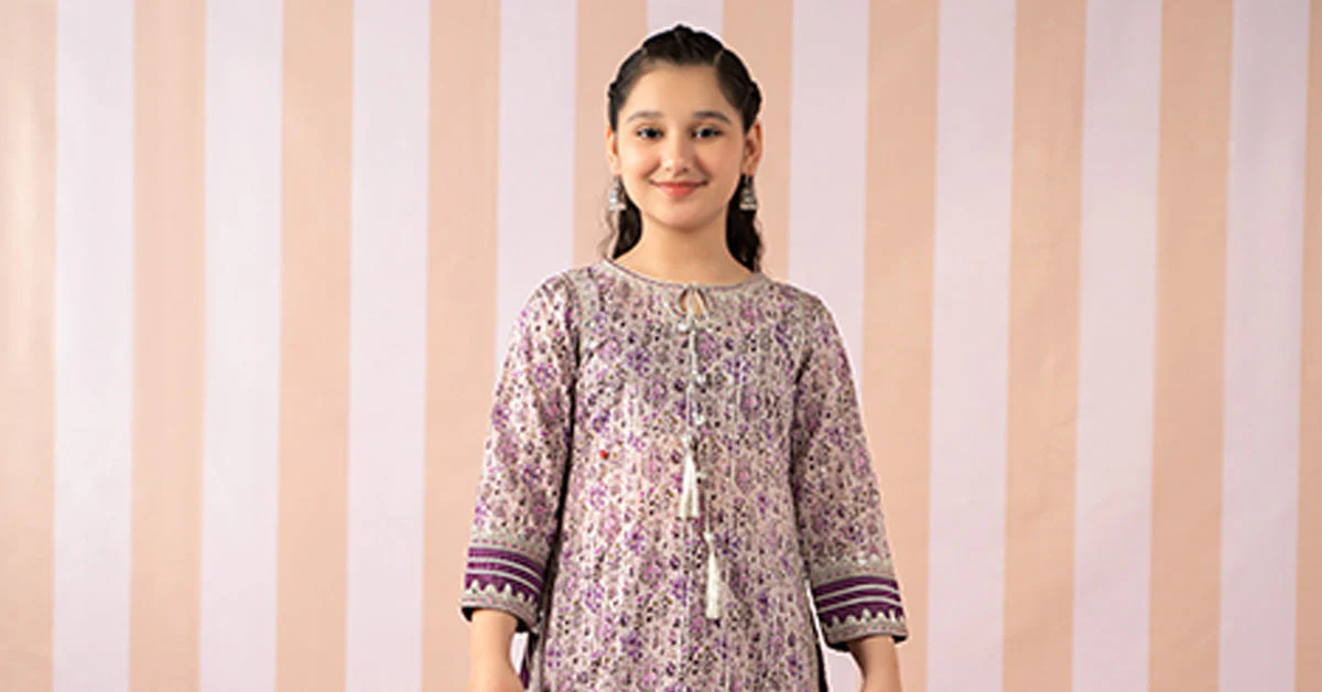 3 Piece Embroidered Lawn Suit - Image 6