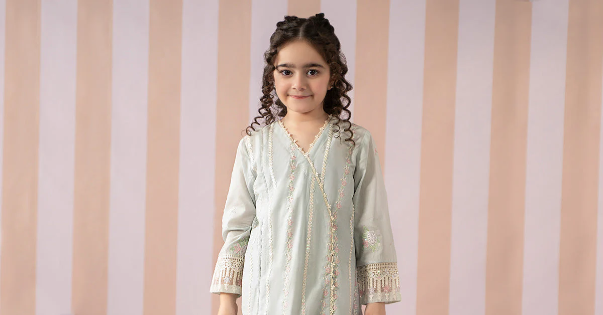 3 Piece Embroidered Lawn Suit - Image 6