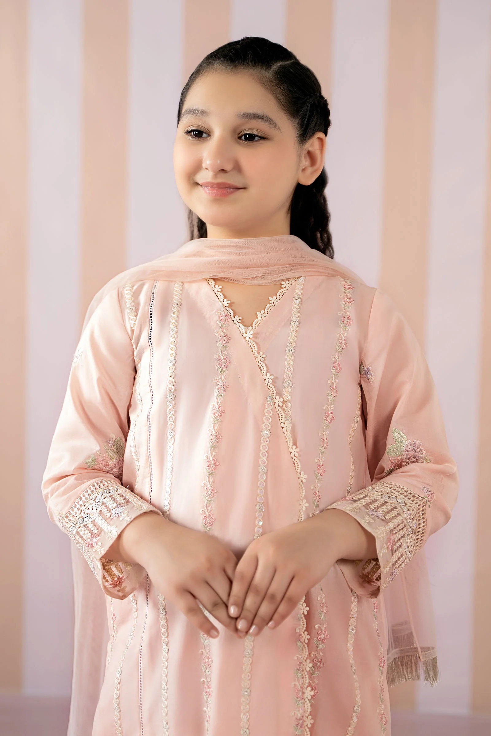 3 Piece Embroidered Lawn Suit - Image 2