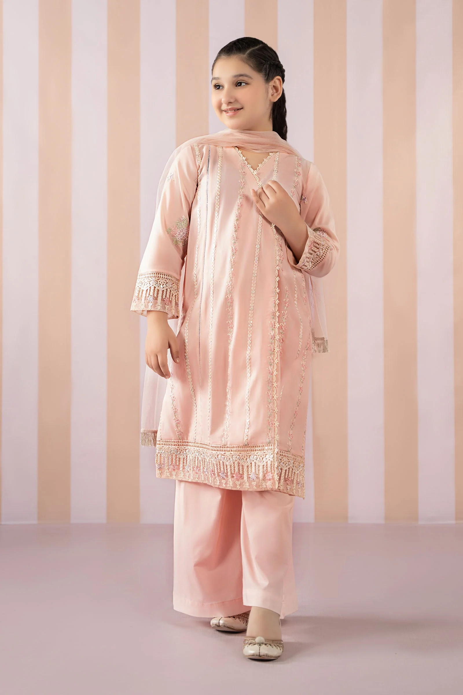 3 Piece Embroidered Lawn Suit - Image 3
