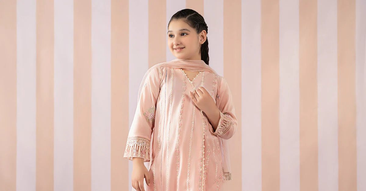 3 Piece Embroidered Lawn Suit - Image 6