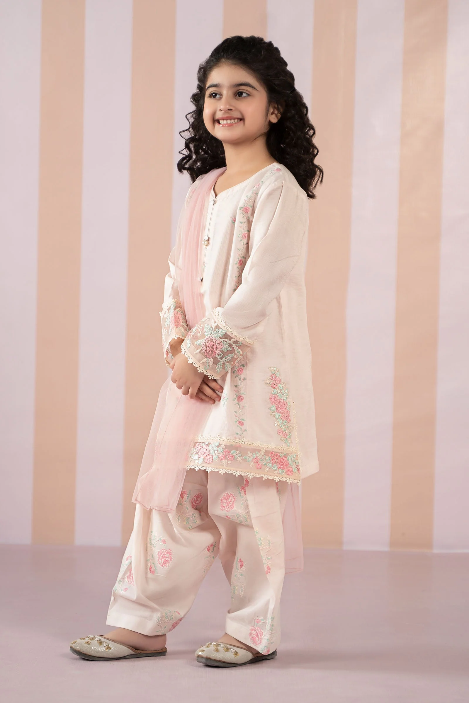 3 Piece Embroidered Dobby Lawn Suit - Image 4