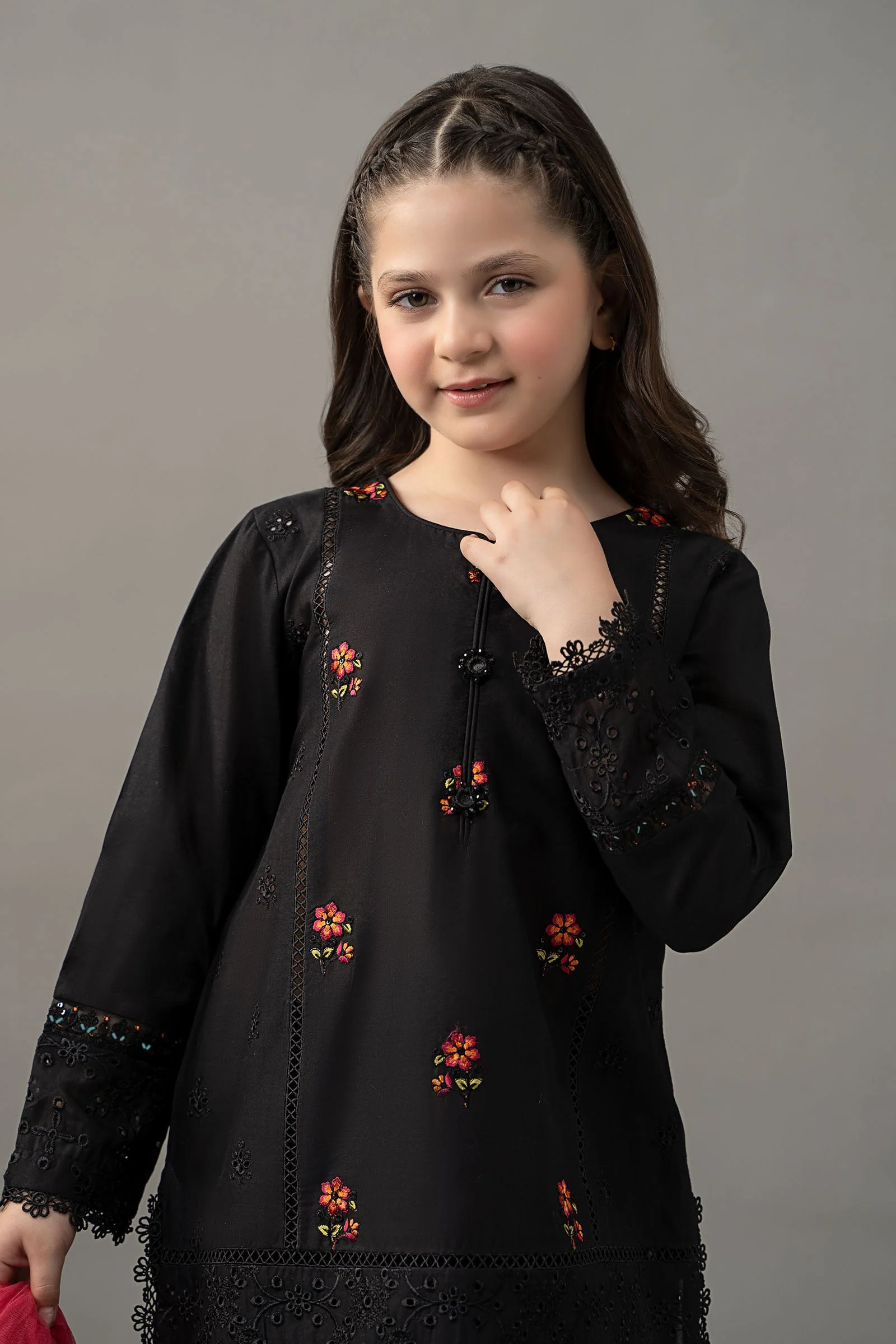 3 Piece Embroidered Lawn Suit - Image 2