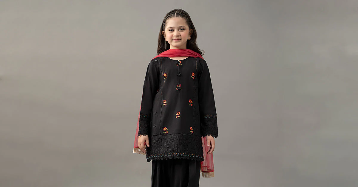 3 Piece Embroidered Lawn Suit - Image 6