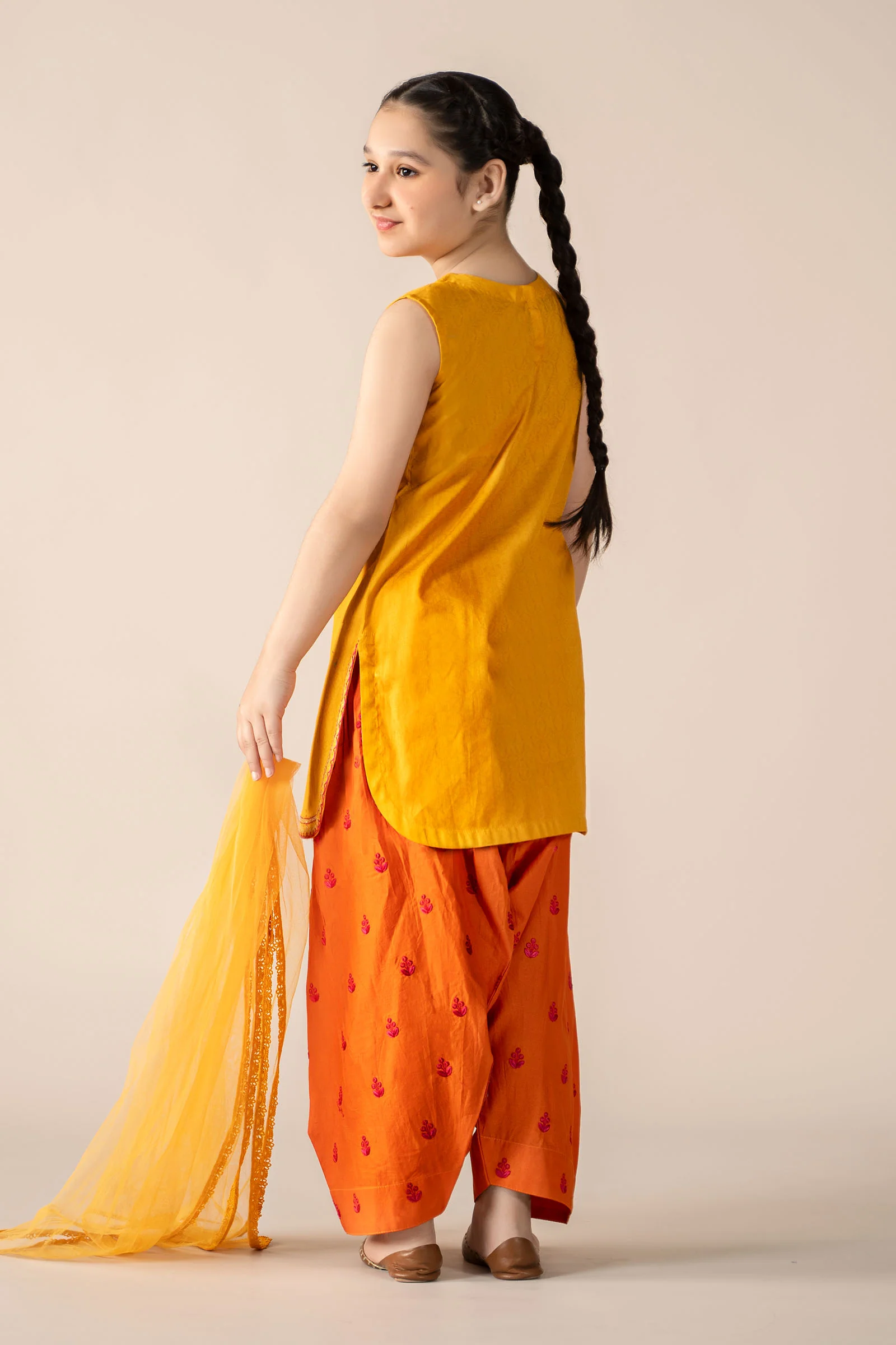 3 Piece Embroidered Dobby Lawn Suit - Image 3