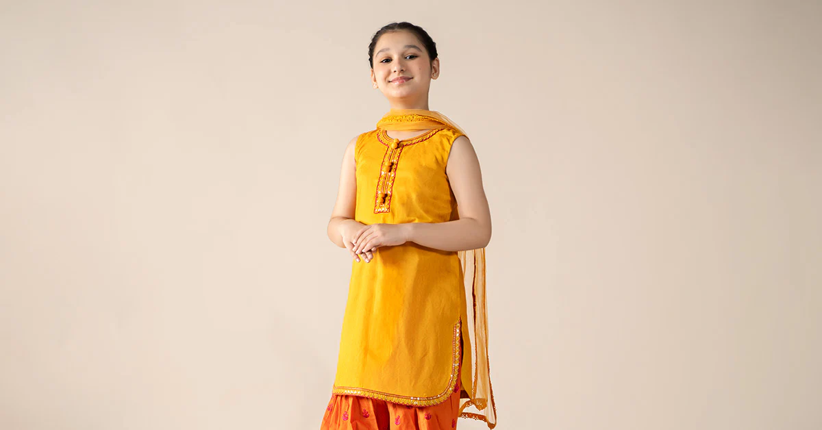 3 Piece Embroidered Dobby Lawn Suit - Image 4