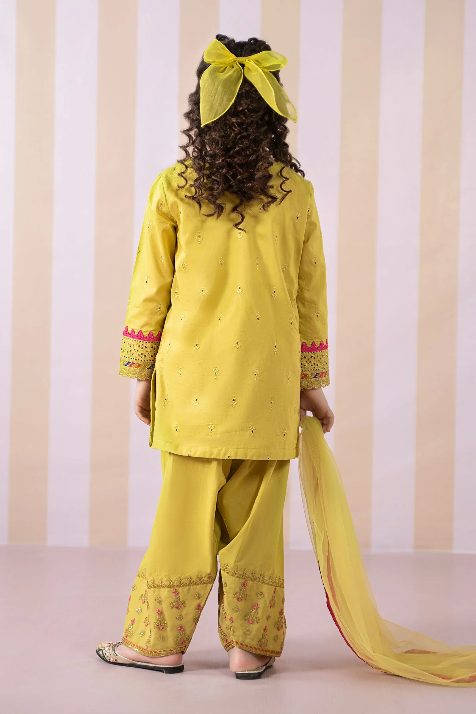 3 Piece Embroidered Lawn Suit - Image 7