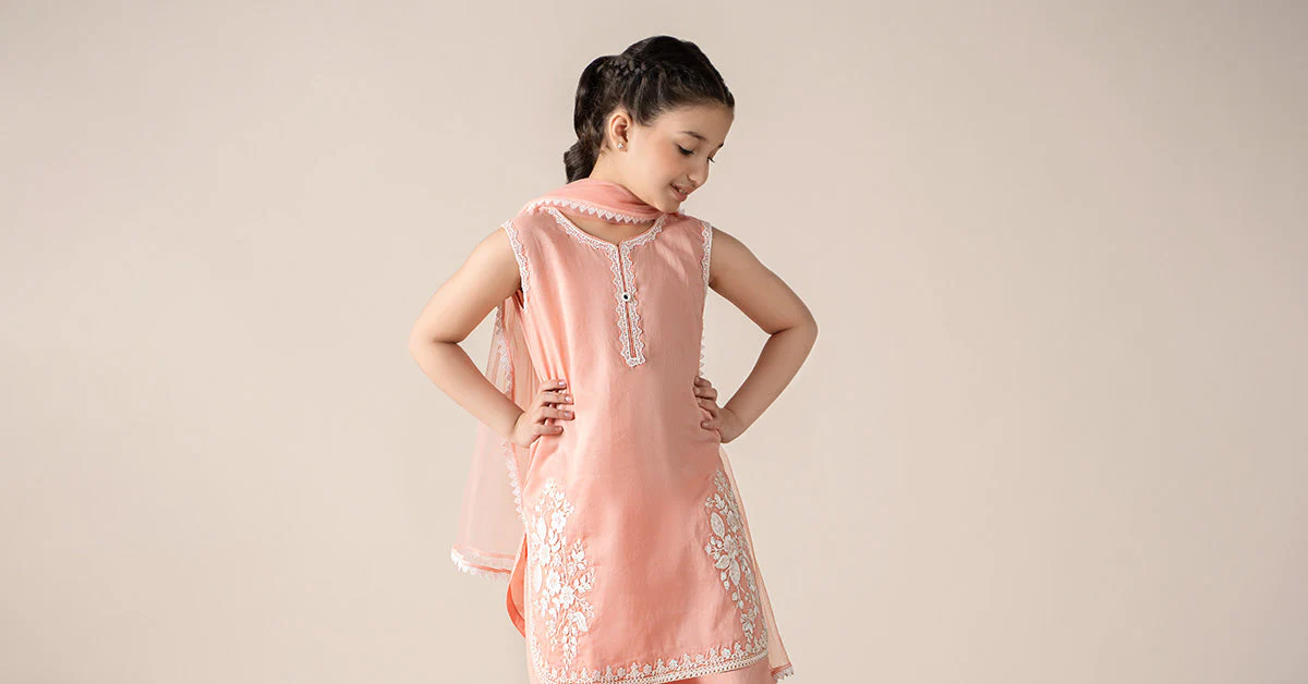 3 Piece Embroidered Lawn Suit - Image 10
