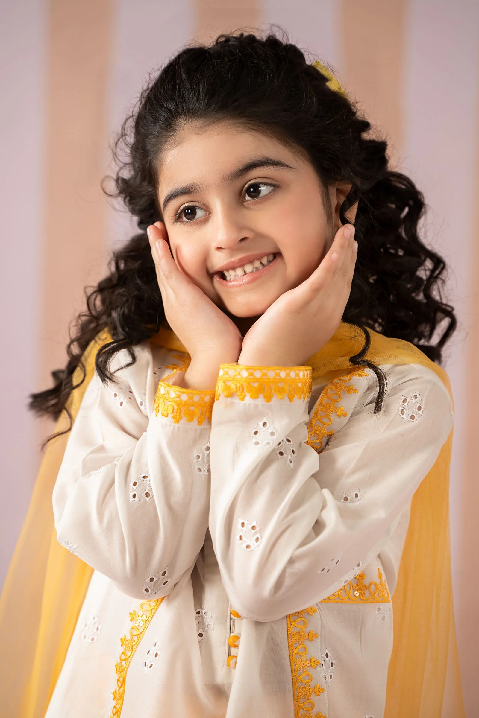 3 Piece Embroidered Lawn Suit - Image 3