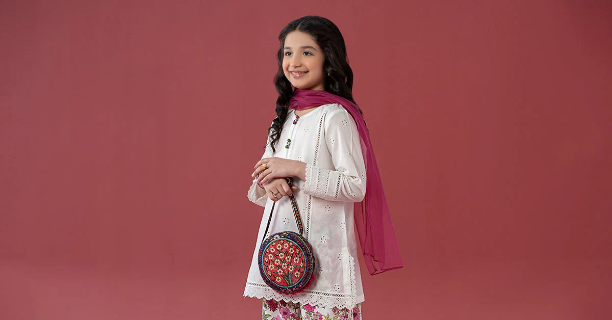 3 Piece Embroidered Lawn Suit - Image 6