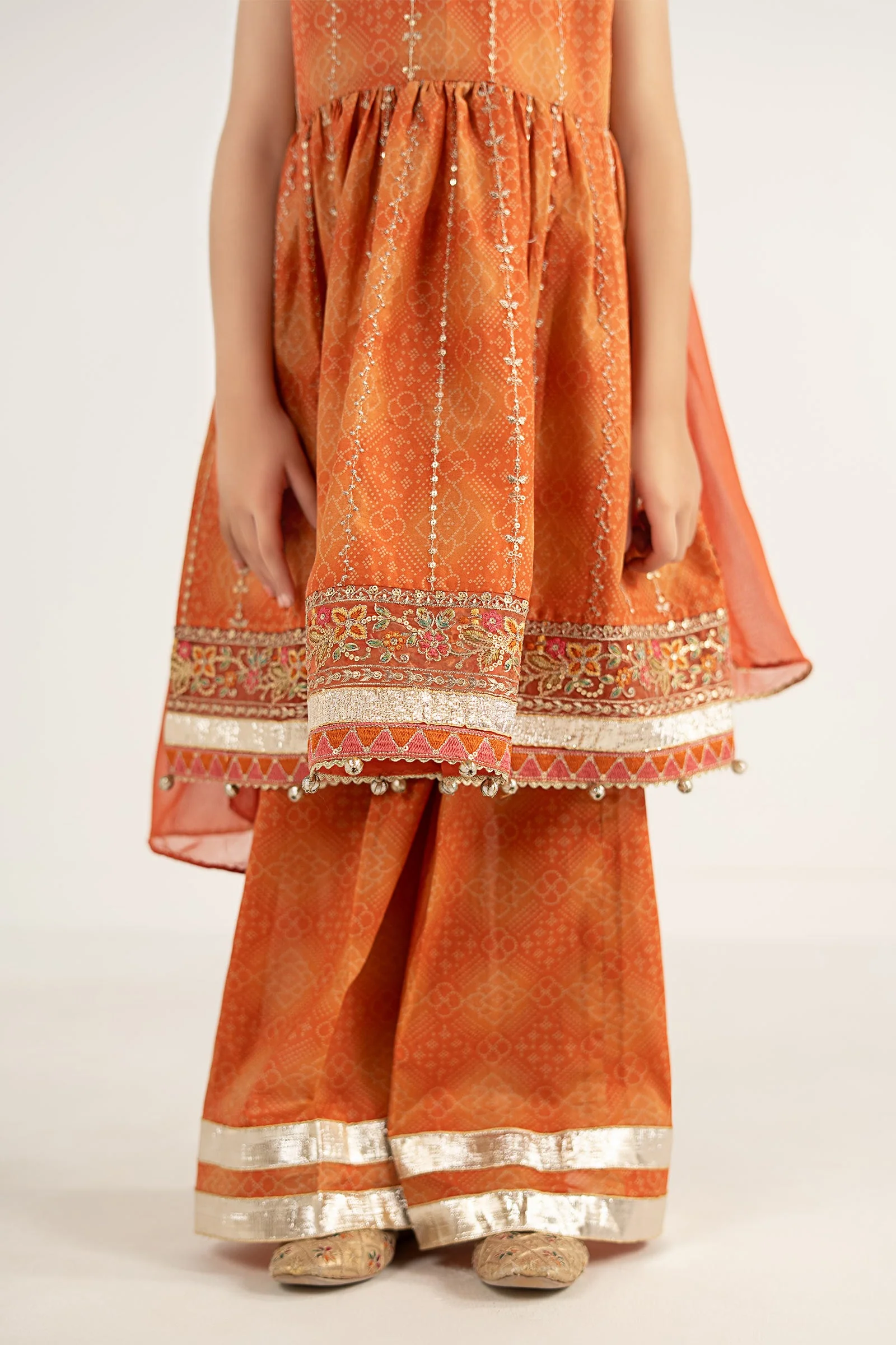 3 Piece Embroidered Lawn Suit - Image 5