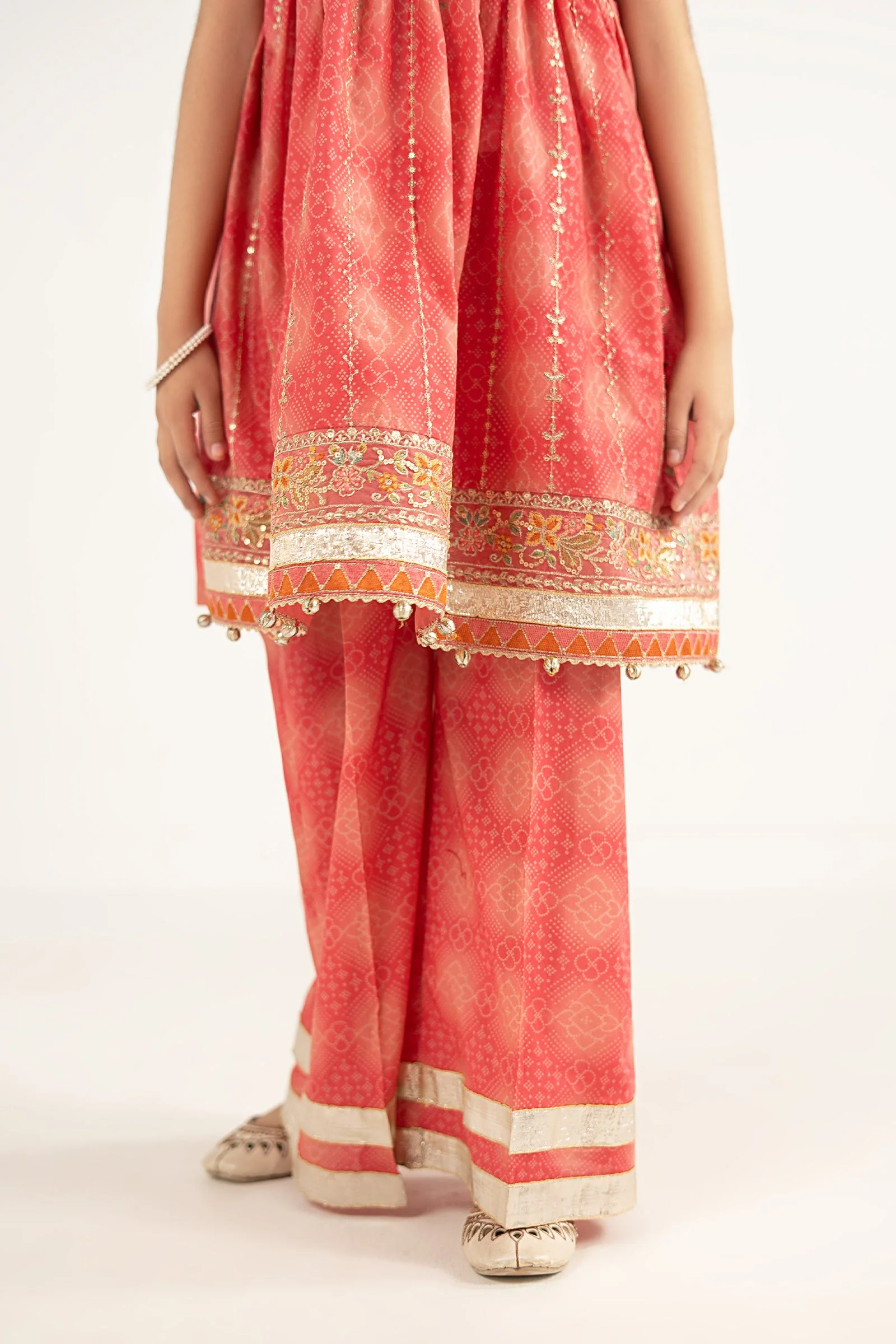 3 Piece Embroidered Lawn Suit - Image 4