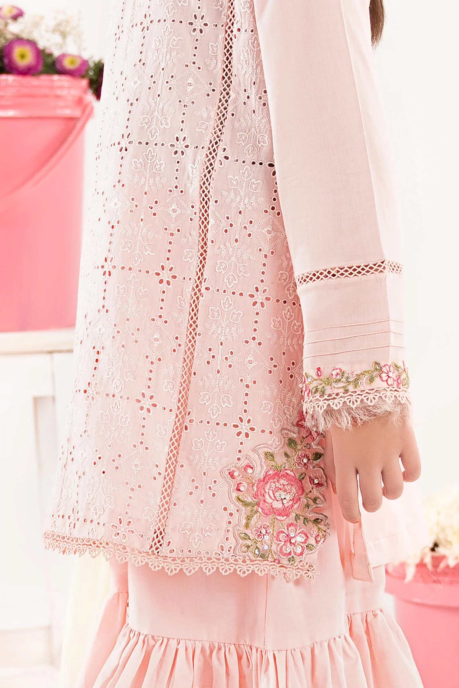 3 Piece Embroidered Lawn Suit - Image 4