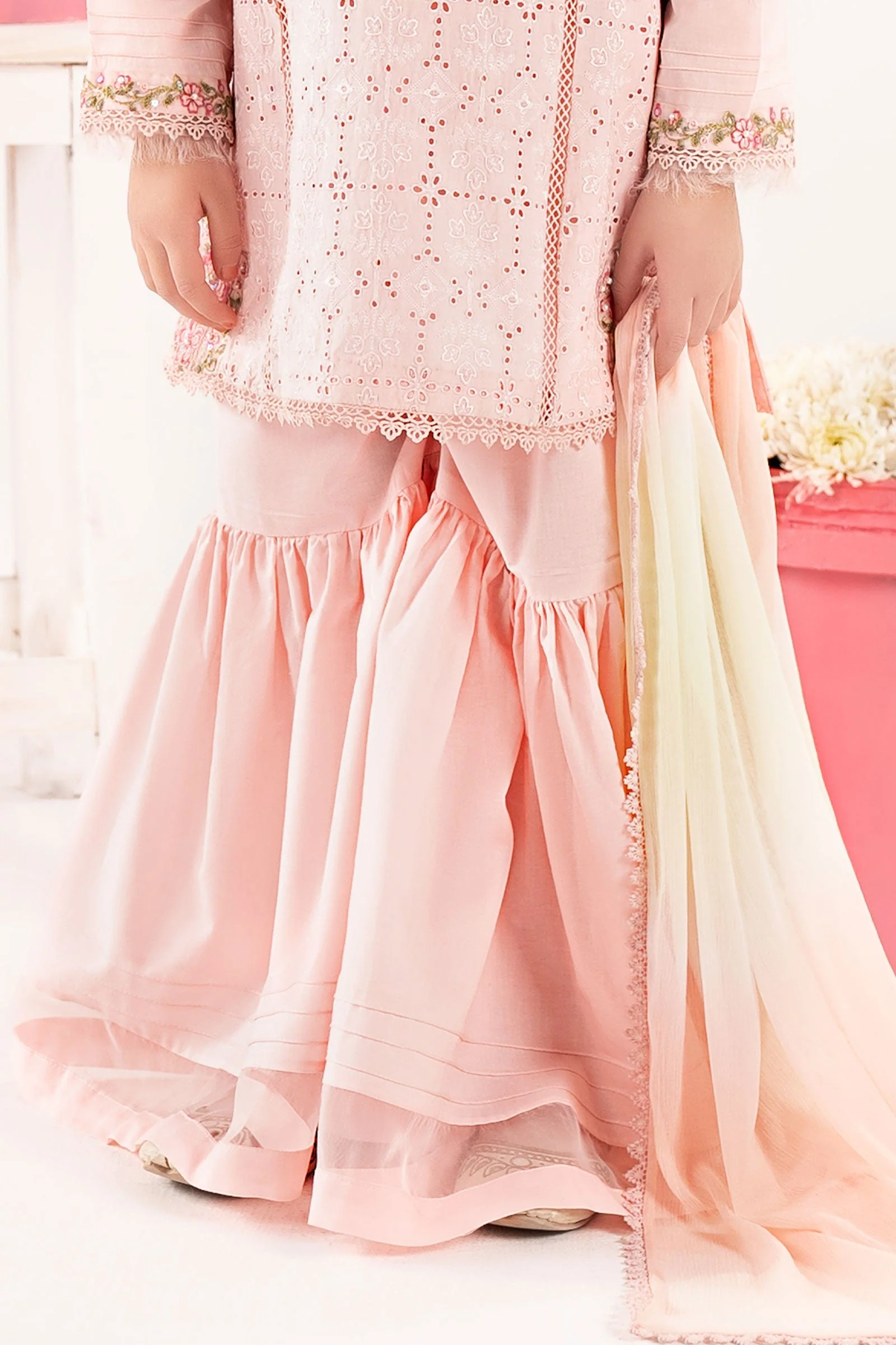3 Piece Embroidered Lawn Suit - Image 5