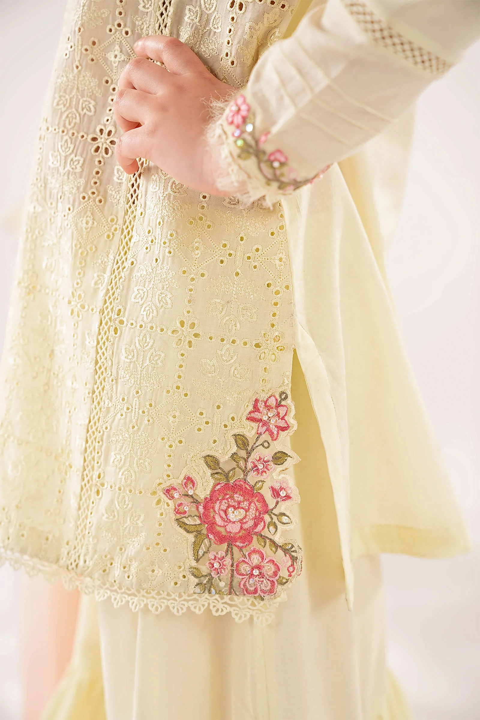 3 Piece Embroidered Lawn Suit - Image 3