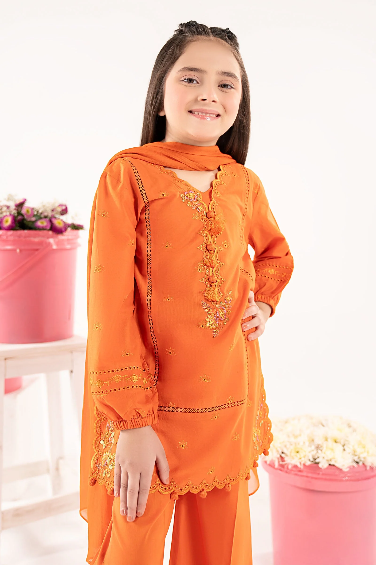 3 Piece Embroidered Lawn Suit - Image 2