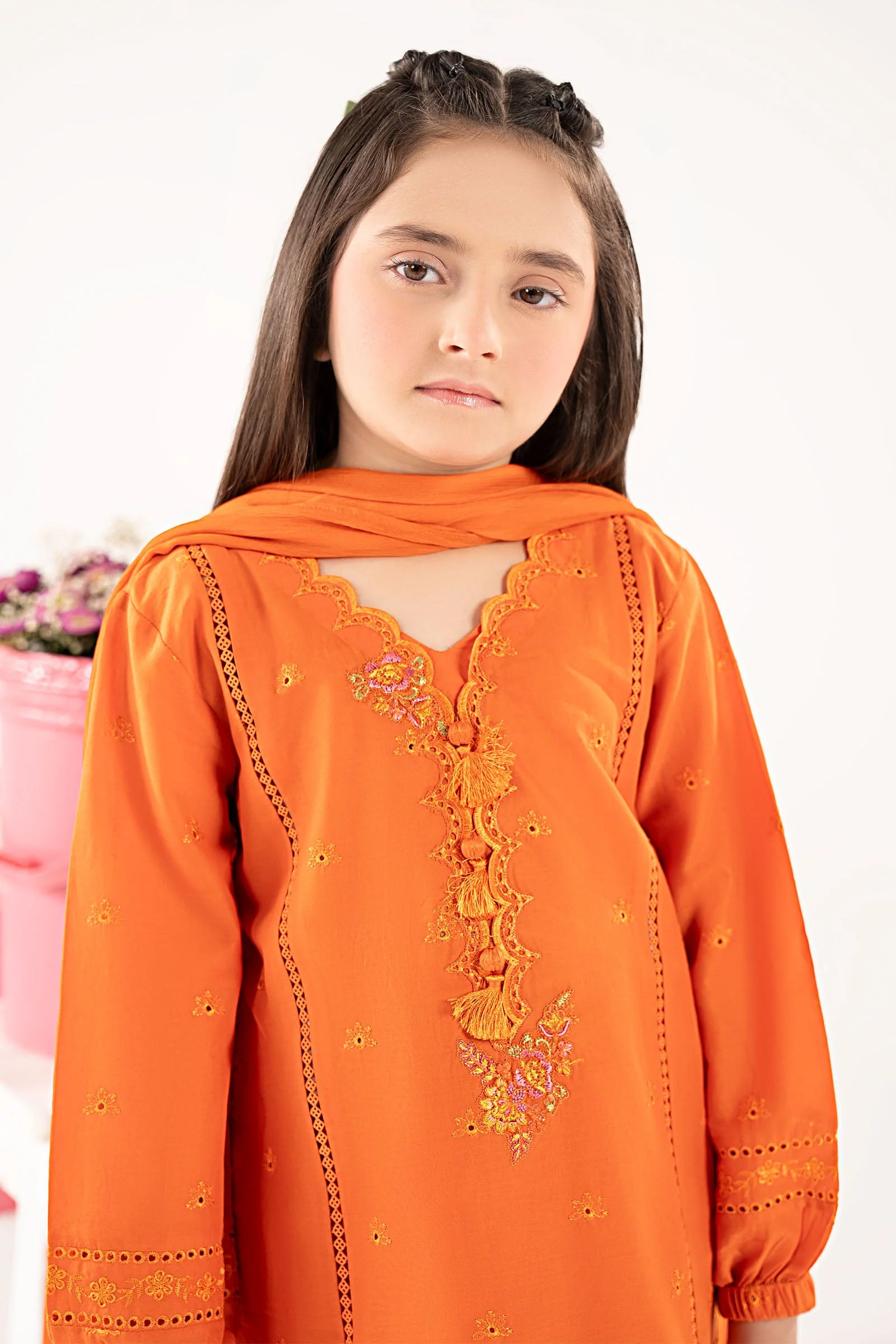 3 Piece Embroidered Lawn Suit - Image 3