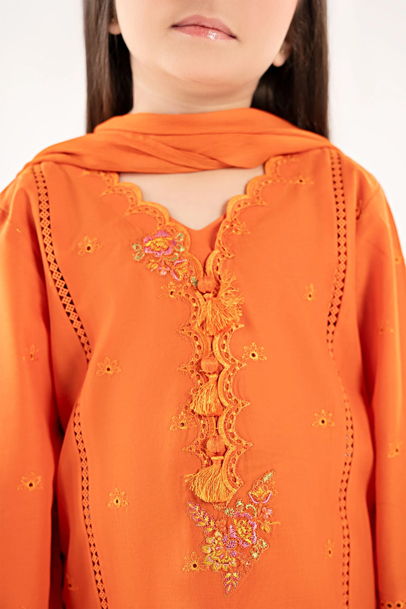 3 Piece Embroidered Lawn Suit - Image 6