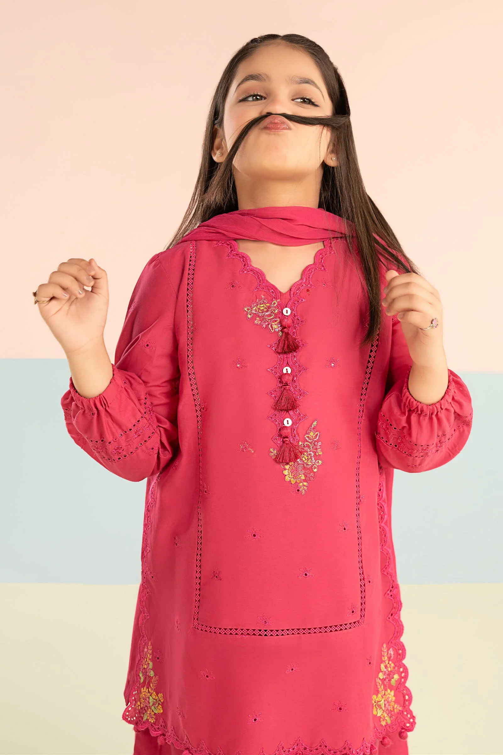 3 Piece Embroidered Lawn Suit - Image 4
