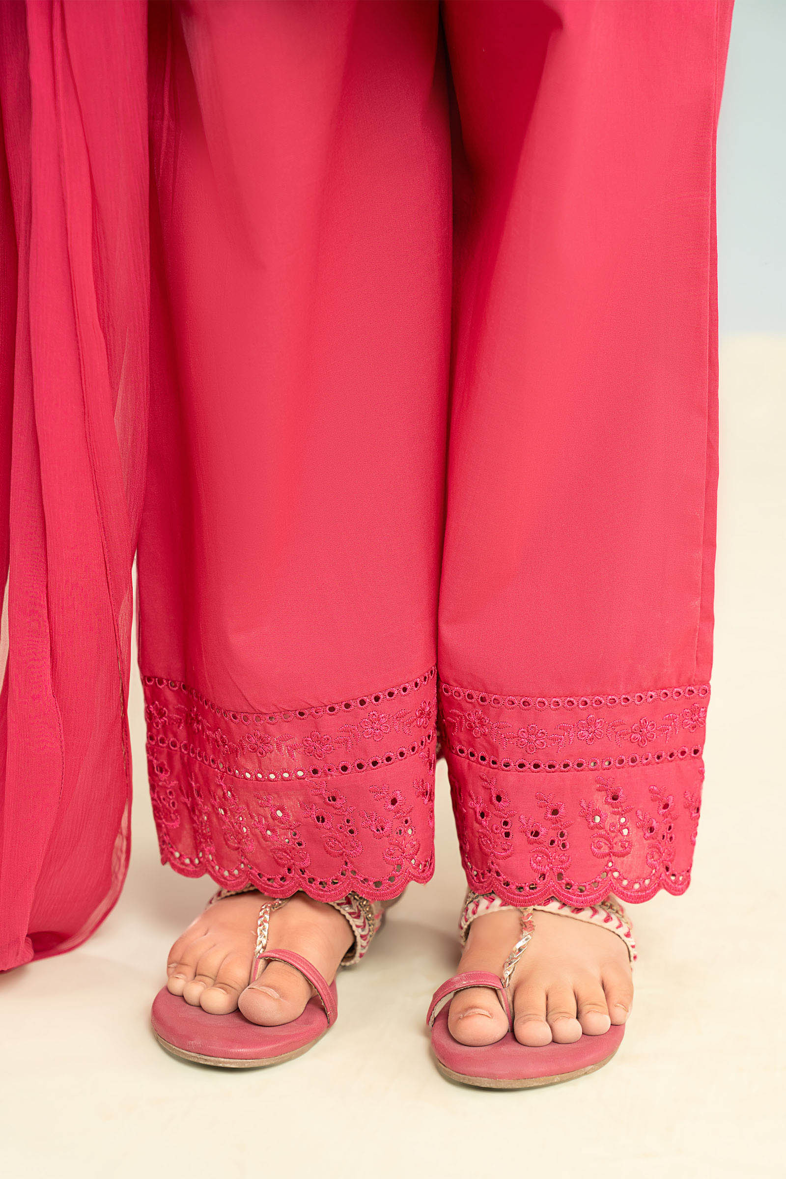 3 Piece Embroidered Lawn Suit - Image 7