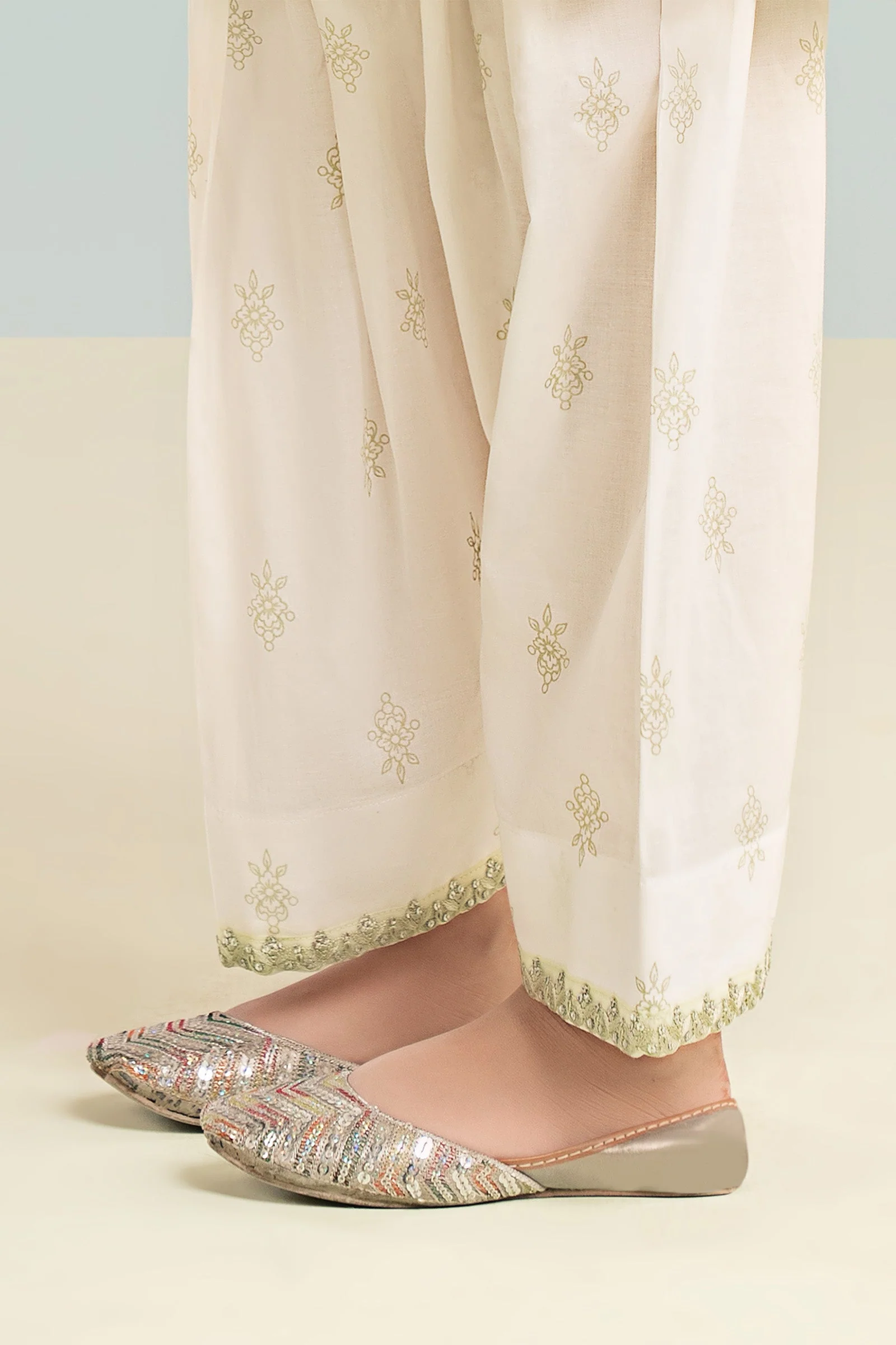 3 Piece Embroidered Striped Lurex Yarn Dyed Suit - Image 5