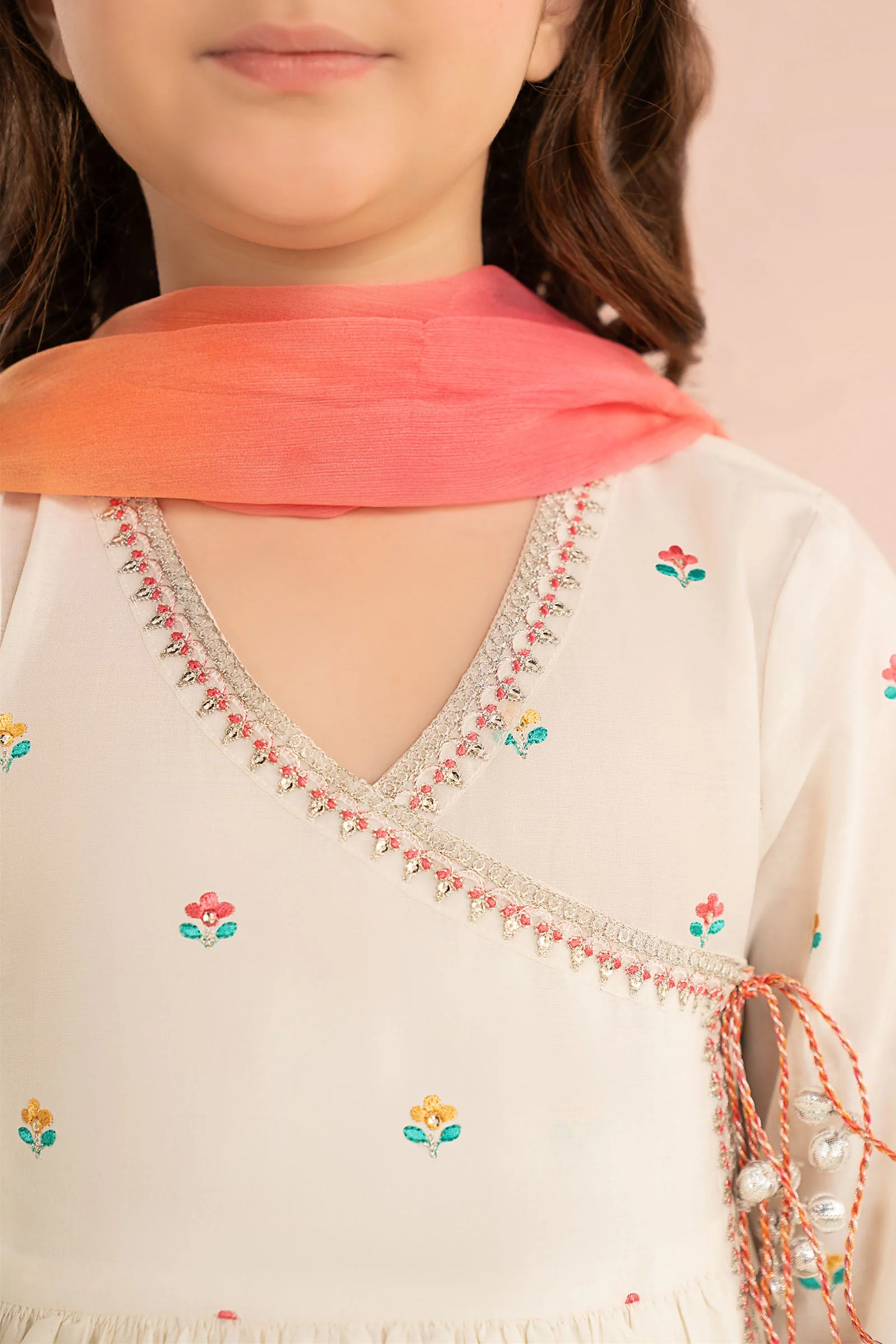 3 Piece Embroidered Lawn Suit - Image 4