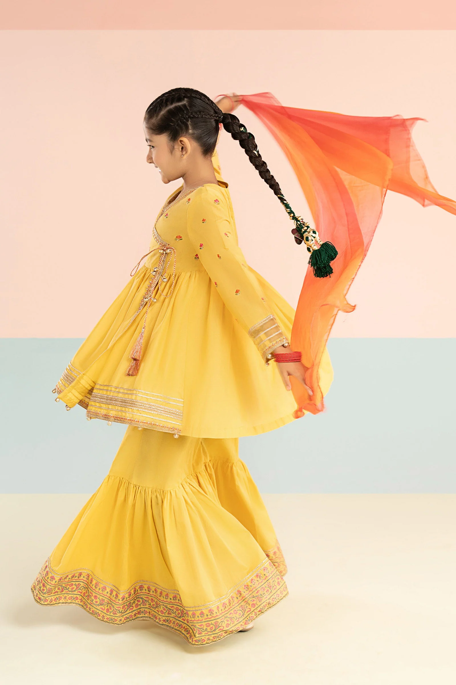 3 Piece Embroidered Lawn Suit - Image 8