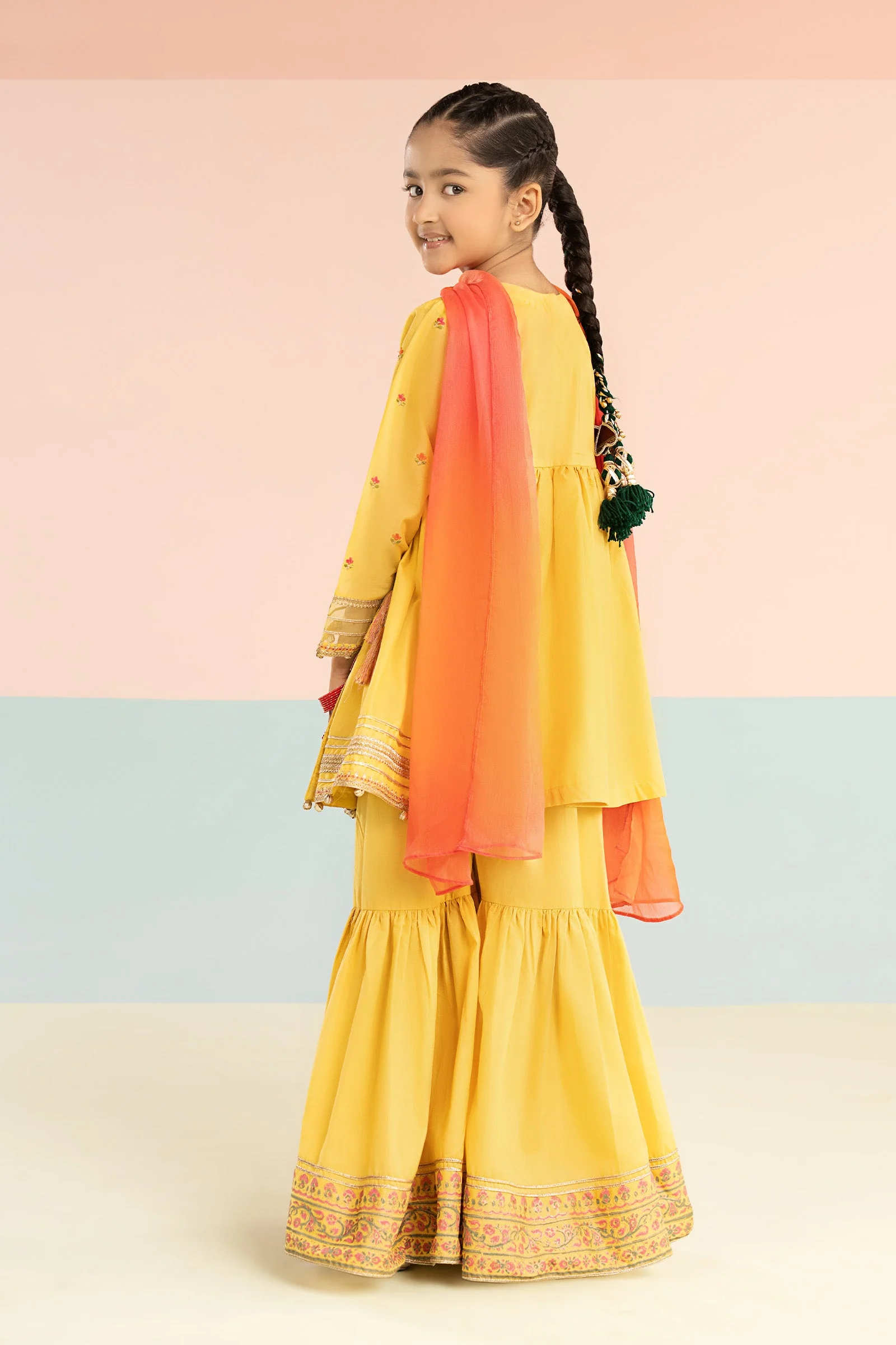 3 Piece Embroidered Lawn Suit - Image 9
