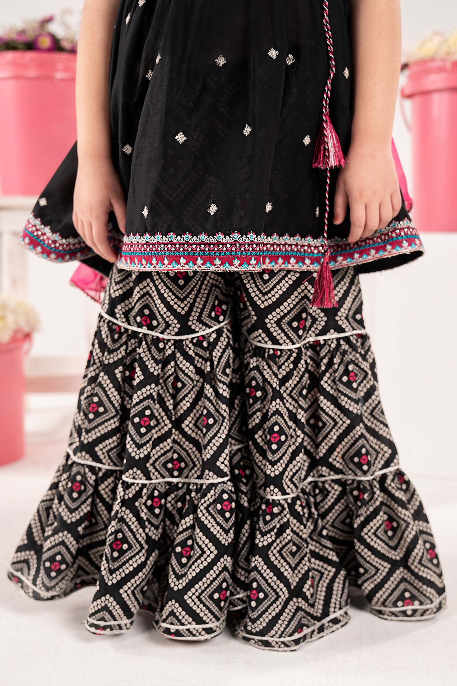 3 Piece Embroidered Lawn Suit - Image 6